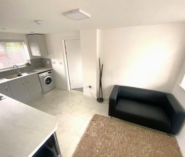 Pedmore Lane, Stourbridge - Photo 4
