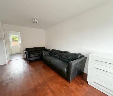 2 bedroom semi-detached house to rent - Photo 6