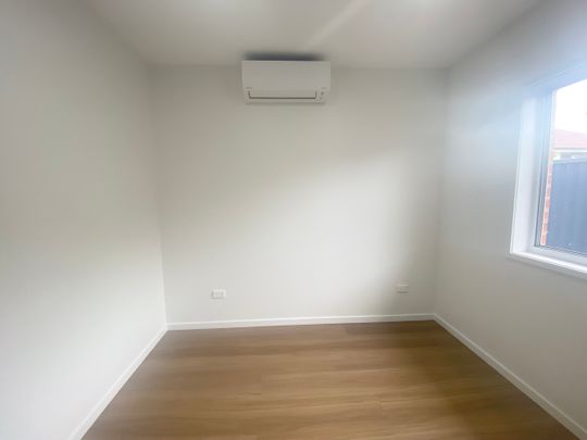 1 BEDROOM STUDIO - Photo 1