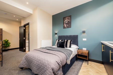 Crown House, Nuneaton, CV11 4BX - Photo 3