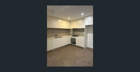 Spacious 2 bedroom Apartment in a great location - Photo 4