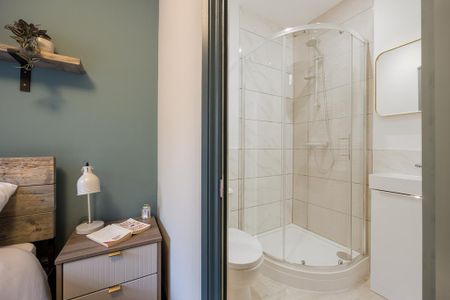 1 bedroom in a house share to rent - Photo 3