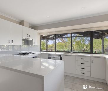 Charming Family Home in a Quiet Court Setting - Photo 5