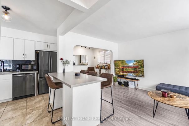 Detached Home For Lease | E8332698 - Photo 1