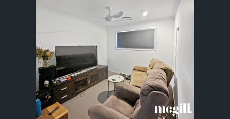 Fully Air-Conditioned 3 Bedroom + Media - Photo 3