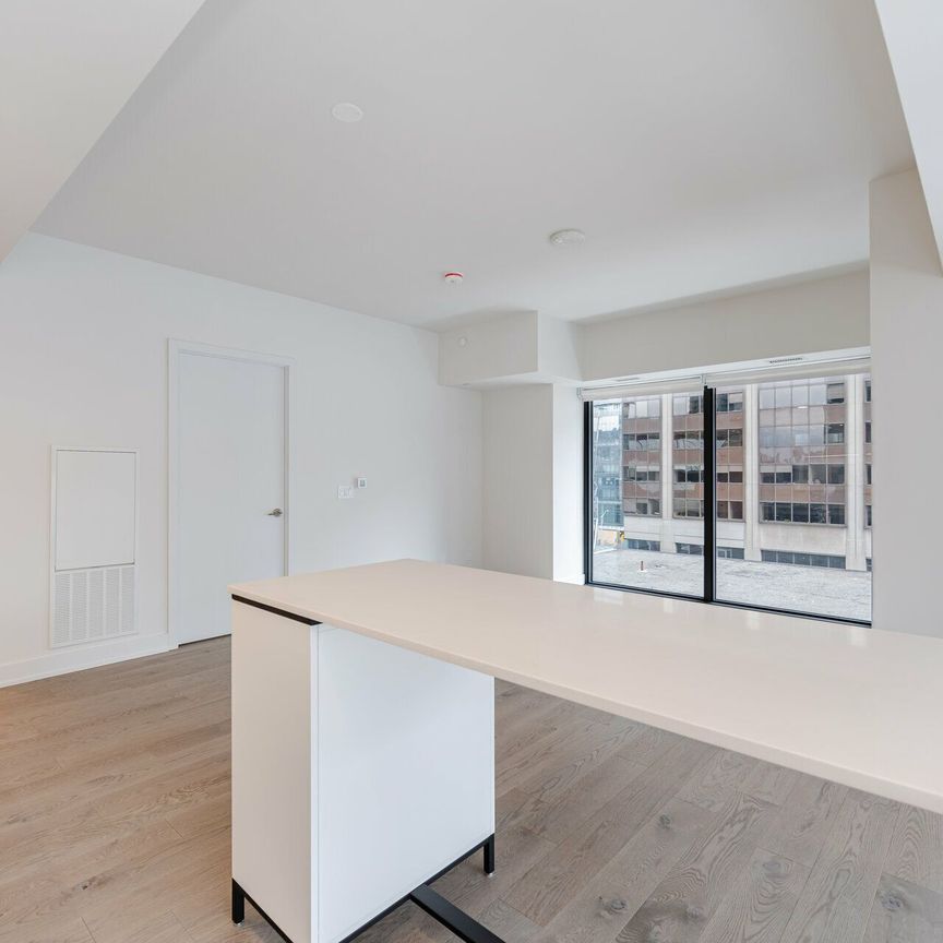 For Lease - 8 Cumberland Street Unit# 602, Toronto, Ontario - Photo 1