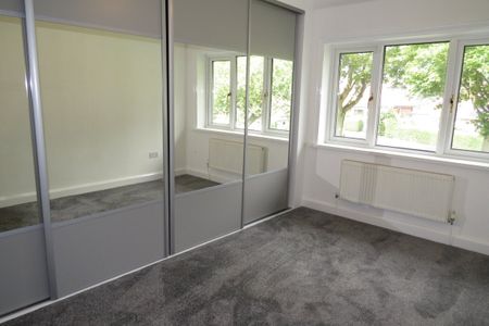 Whiteley Avenue - Photo 4