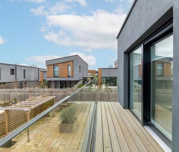 4 bedroom detached house to rent - Photo 2