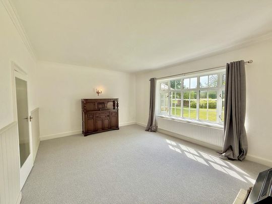 4 bedroom semi-detached house to rent - Photo 1