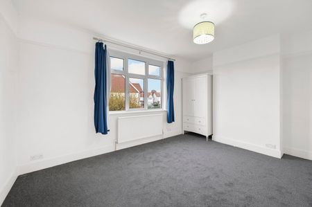 Brampton Gardens, HERSHAM VILLAGE, KT12 - Photo 4