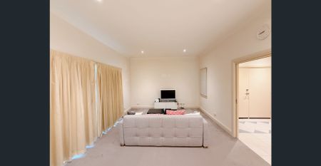 Well-Maintained & Fully Furnished Family Townhouse in the Heart of Box Hill South - Photo 3