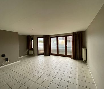 Ruim appartement met twee slaapkamers en een garage - Foto 4