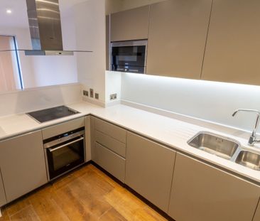 3 Bed Maisonette, Hawthorne Crescent, SE10 - Photo 6