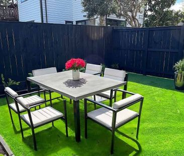 Sunny, Secure & Spacious - 1 Bedroom Townhouse - Photo 4