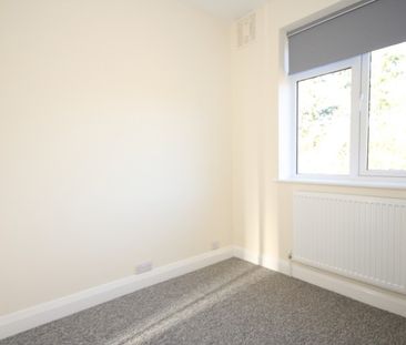 Mayford, Woking - Photo 3