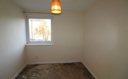 Frizley Gardens, Bradford - Photo 2