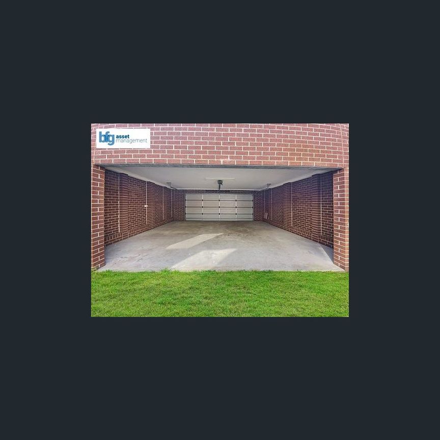 6/205 James Mirams Drive, Roxburgh Park, Vic 3064 - Photo 1