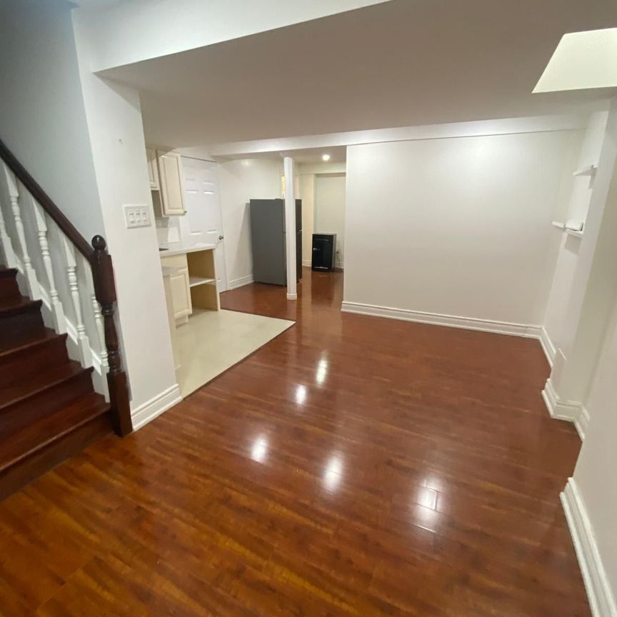 For Lease - 537 Navigator Drive Unit# Basement, Mississauga, Ontario - Photo 1