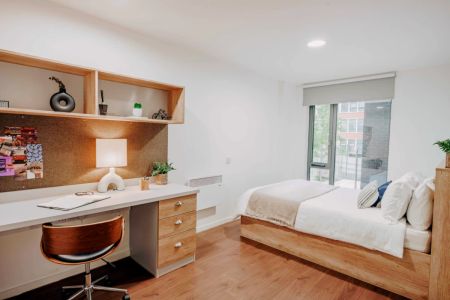 Platinum 1 Bed Apartment - Photo 2