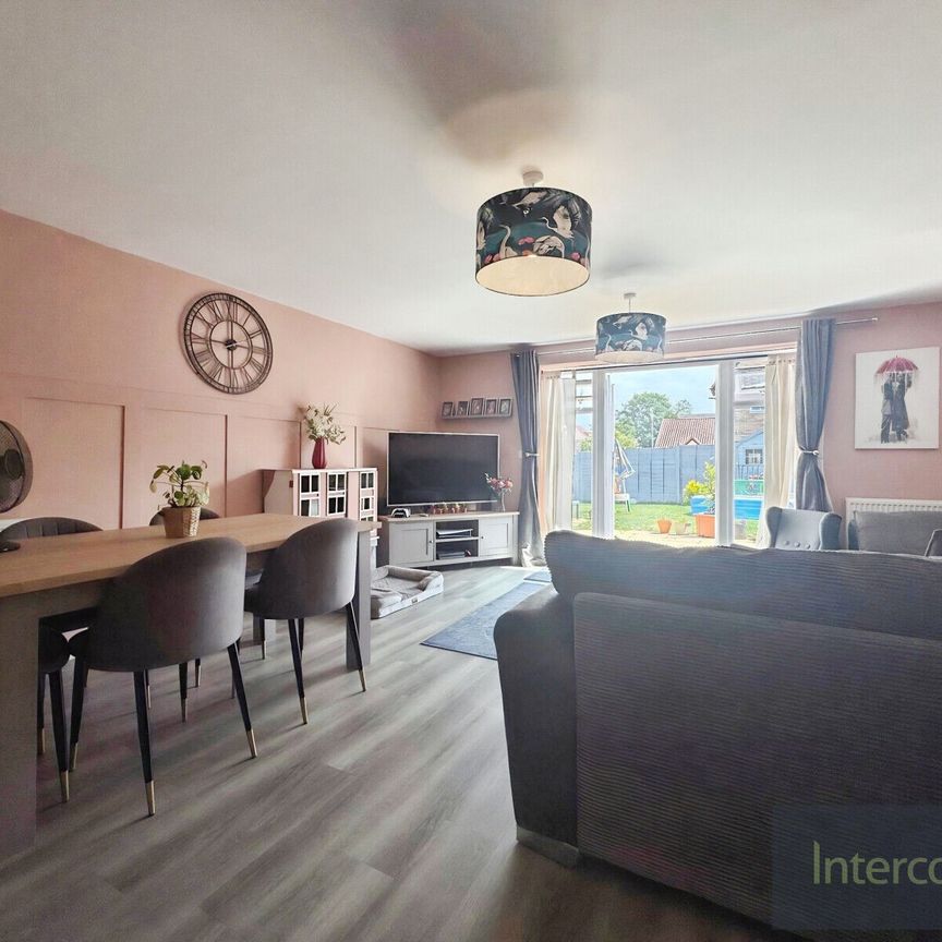 3 Bedroom Semi Detached House To Rent - Photo 1