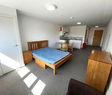 Studio to rent - Photo 2