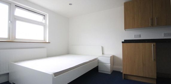 House share to rent - Photo 2