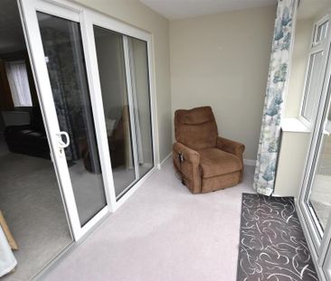 2 bedroom detached bungalow to rent - Photo 4
