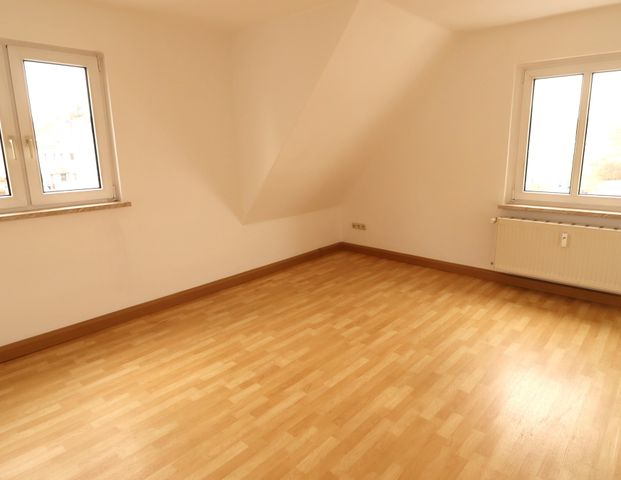 individuelle Wohnung im Dachgeschoss - Photo 1