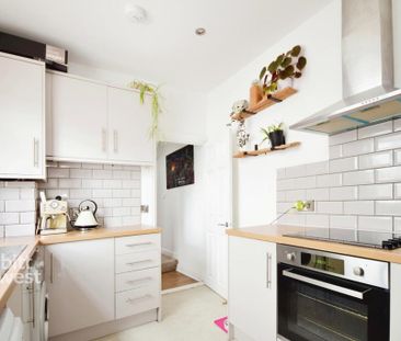 3 bedroom terraced house to rent - Photo 5