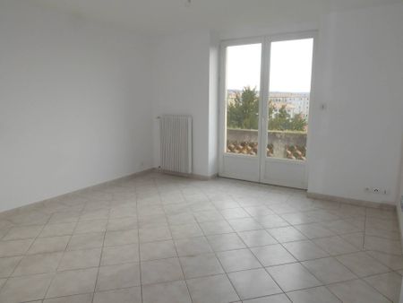 Location appartement 4 pièces 84.5 m² à Aubenas (07200) - Photo 5