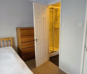 4 bedroom detached house to rent - Photo 5