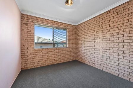 Spacious Unit - Ideal Location - Photo 2