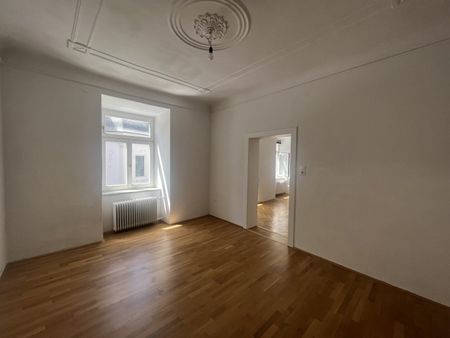 Sonnendurchflutete 4-Zimmer-Wohnung in beliebter und hipper Lage nahe der Innenstadt – Provisionsfrei - Photo 3