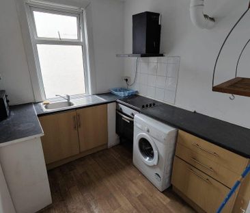 2 bedroom block of apartments to rent - Photo 5