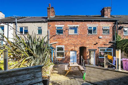 3 bedroom terraced house to rent - Photo 5