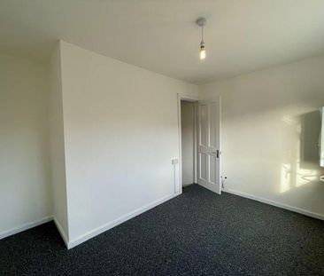2 bedroom end of terrace house to rent - Photo 4