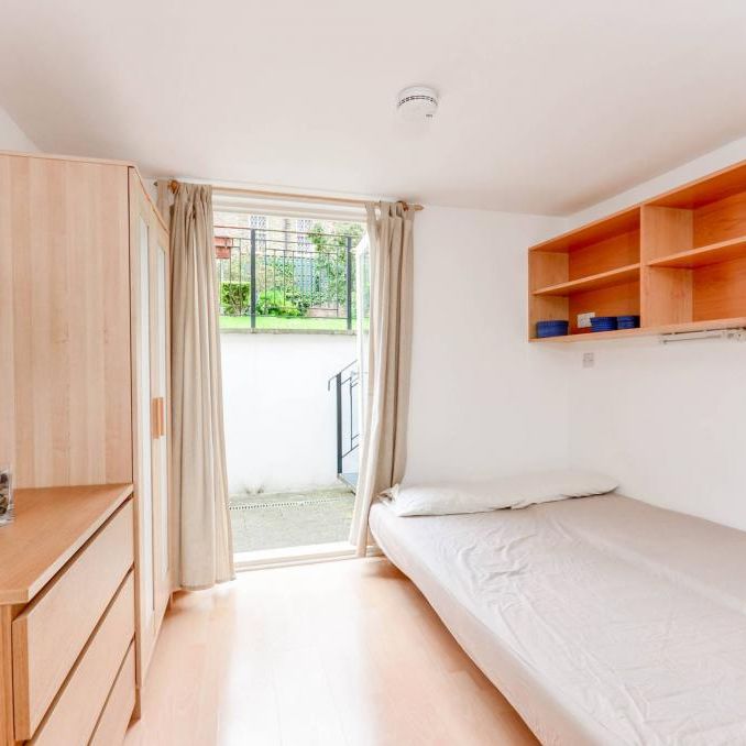 Flat 40 West Cromwell Road, Earls Court SW5 9QL - Photo 1