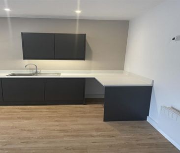 1 Bedroom Apartment To Let - Photo 5