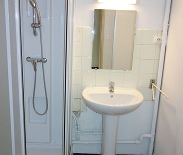 Location Appartement 2 pièces 40m² NIMES 30900 - Photo 1