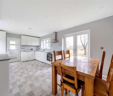 A charming family home in the picturesque setting of Westerham. - Photo 3