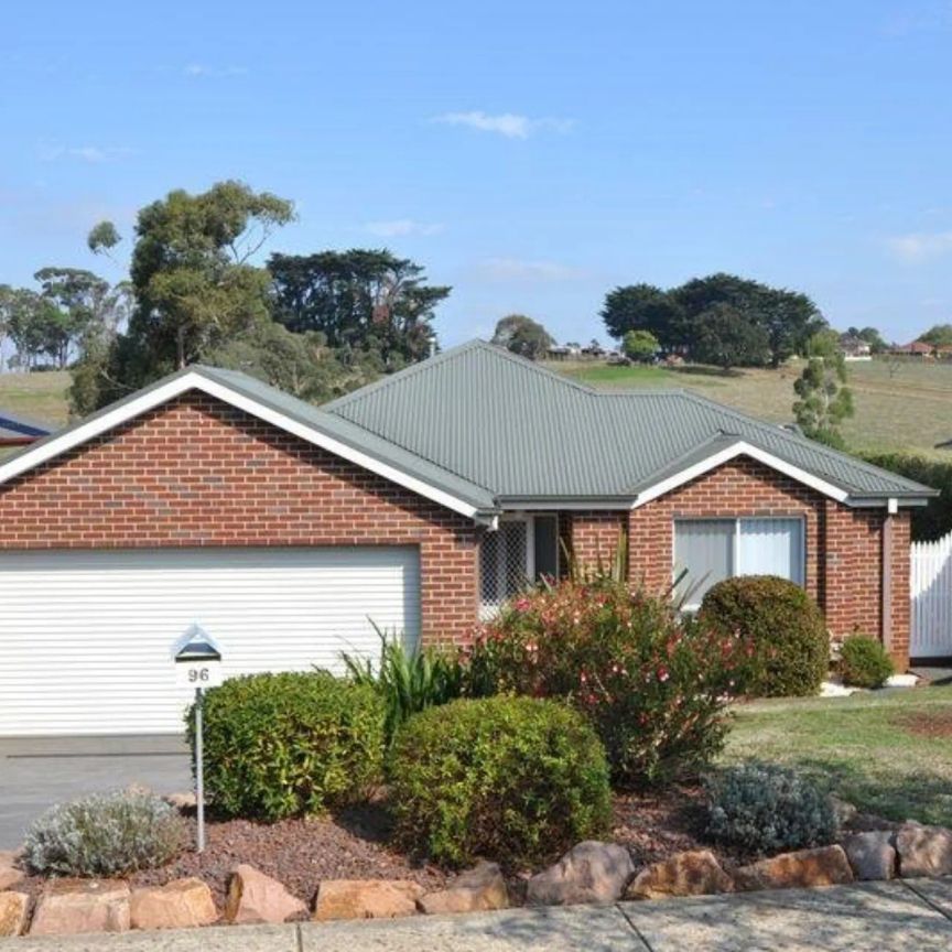 Ideal Family Home - Photo 1