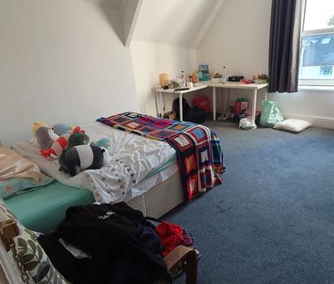 4 bedroom flat to rent - Photo 3