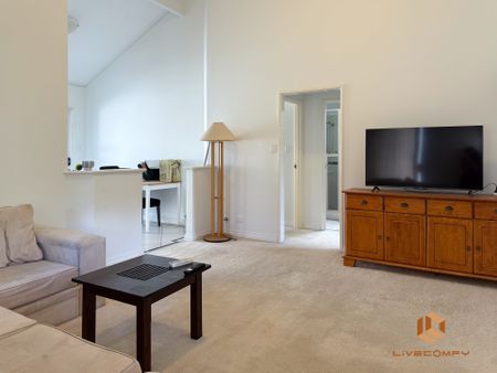 Victoria Park - Photo 2