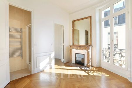 Appartement • Odéon - Photo 2