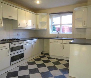 4 bedroom detached house to rent - Photo 2