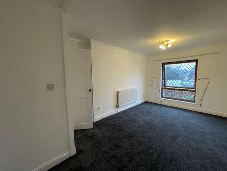 Vauxhall Crescent, Birmingham, B36 - Photo 5