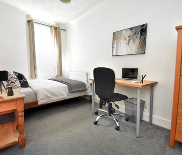 3 bedroom terraced house to rent - Photo 4