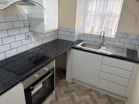 1 Bedroom Flat To Let - Photo 4