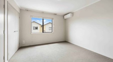 Two Bedroom, one bathroom - Photo 4