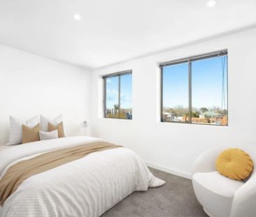 STYLISH ONE-BEDROOM APARTMENT WITH BALCONY IN THE HEART OF ST KILDA - Photo 3